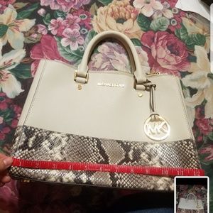 MICHAEL KORS